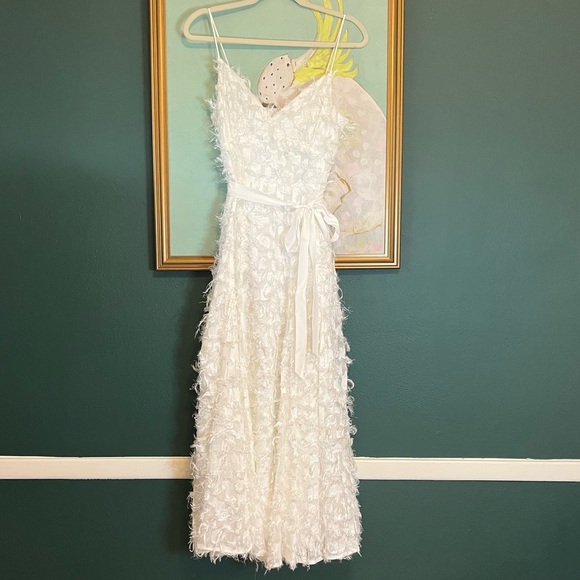 MODCLOTH Dresses | ModCloth White Midi Sleeveless Feathered Dress NWT Sz 6 - Picture 2 of 10